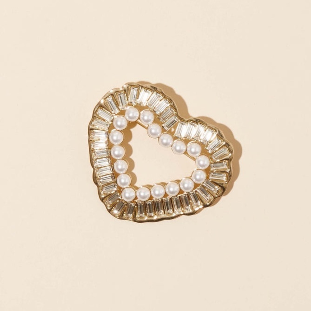 🆕 Stoney Clover Lane Gold Pearl & Crystal Open Heart Brooch